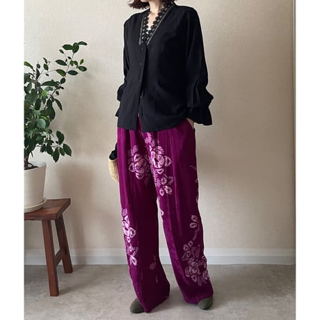 「絞りストレートパンツ」 Magenta straight-leg pants