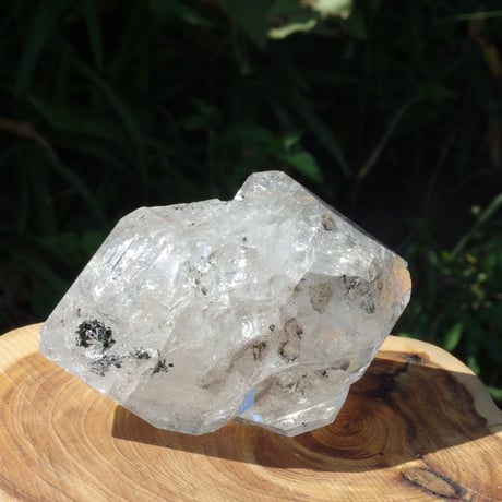 ハーキマーダイヤモンド（連結結晶、虹入り）