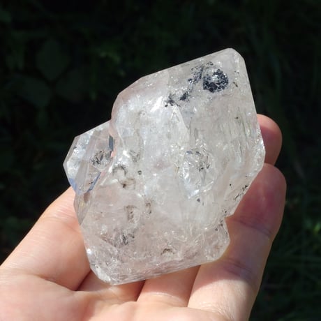 ハーキマーダイヤモンド（連結結晶、虹入り）
