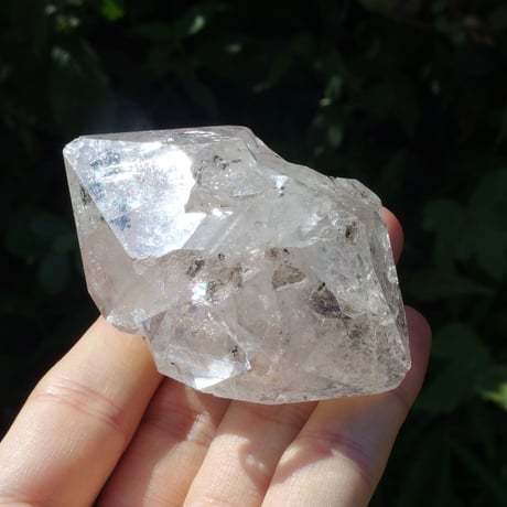 ハーキマーダイヤモンド（連結結晶、虹入り）