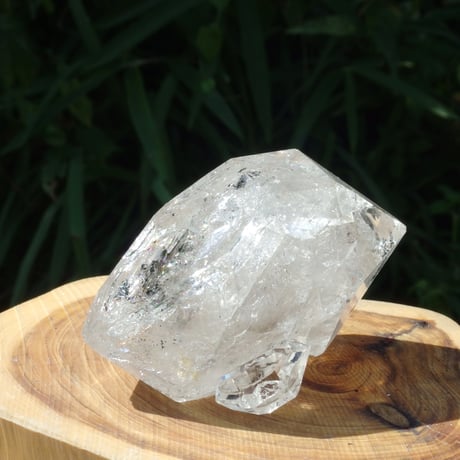 ハーキマーダイヤモンド（連結結晶、虹入り）