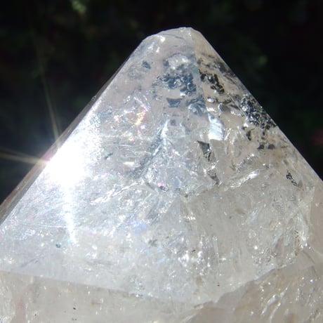 ハーキマーダイヤモンド（連結結晶、虹入り）
