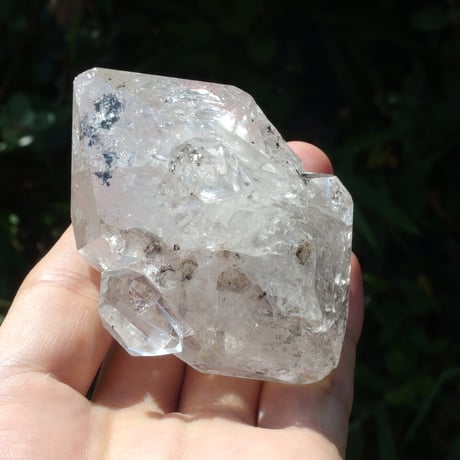 ハーキマーダイヤモンド（連結結晶、虹入り）