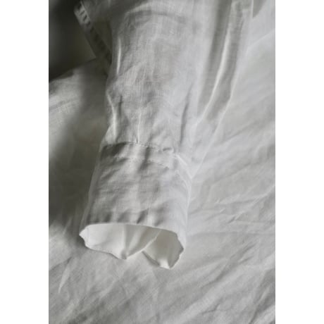 R&D.M.CO- L.G.D. RUFFLE COLLAR BLOUSE
