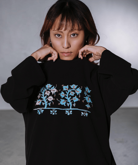 Vintage Bloom Long Sleeve Tee(Black)