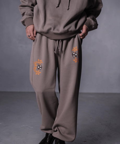Thorn & Bloom Sweat Pants(Beige)