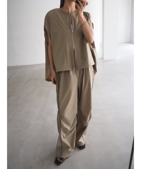 【接触冷感】　zip blouson / khaki