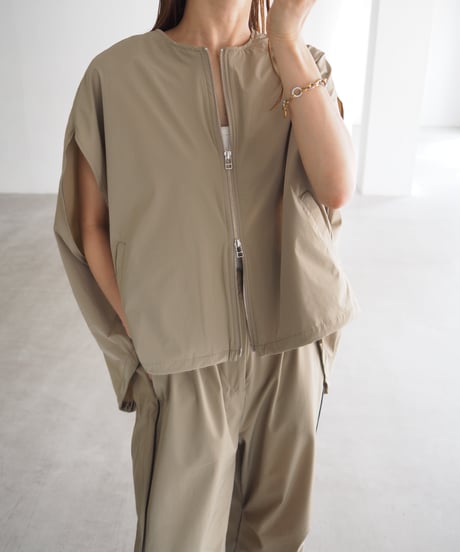 【接触冷感】　zip blouson / khaki