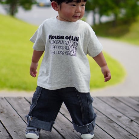 〈kids〉𝗟𝗶𝗹𝗶 𝗹𝗼𝗴𝗼 𝗧-𝘀𝗵𝗶𝗿𝘁/ 𝗟𝗶𝗹𝗶'𝘀 𝗮𝗺𝗯𝗮𝘀𝘀𝗮𝗱𝗼𝗿 × 𝗛𝗼𝘂𝘀𝗲 𝗼𝗳 𝗟𝗶𝗹𝗶