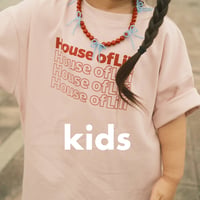 〈kids〉𝗟𝗶𝗹𝗶 𝗹𝗼𝗴𝗼 𝗧-𝘀𝗵𝗶𝗿𝘁/ 𝗟𝗶𝗹𝗶'𝘀 𝗮𝗺𝗯𝗮𝘀𝘀𝗮𝗱𝗼𝗿 × 𝗛𝗼𝘂𝘀𝗲 𝗼𝗳 𝗟𝗶𝗹𝗶