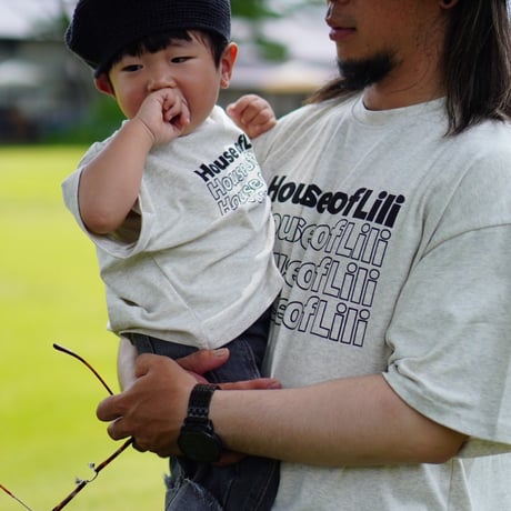 〈kids〉𝗟𝗶𝗹𝗶 𝗹𝗼𝗴𝗼 𝗧-𝘀𝗵𝗶𝗿𝘁/ 𝗟𝗶𝗹𝗶'𝘀 𝗮𝗺𝗯𝗮𝘀𝘀𝗮𝗱𝗼𝗿 × 𝗛𝗼𝘂𝘀𝗲 𝗼𝗳 𝗟𝗶𝗹𝗶