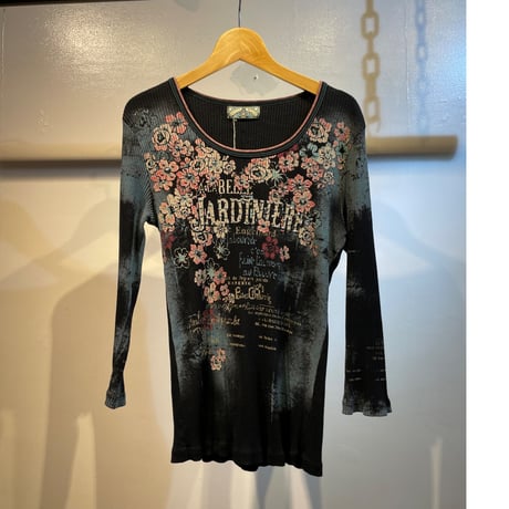 Y2K design tops