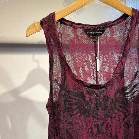 Grunge design tops