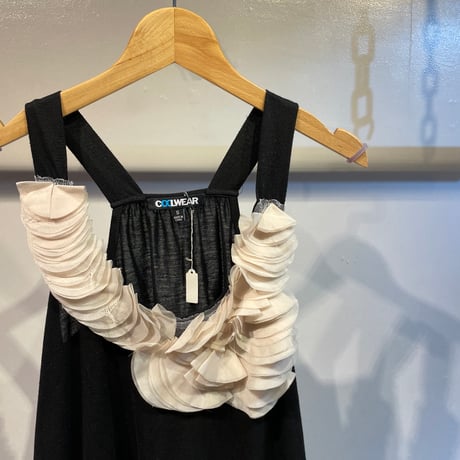 Frill ribbon design tops