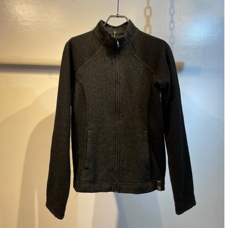 Zip design knit