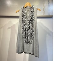 Frill design tops