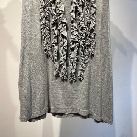 Frill design tops