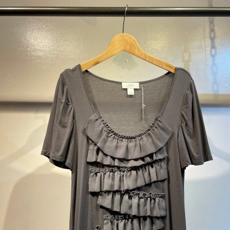 Frill design tops