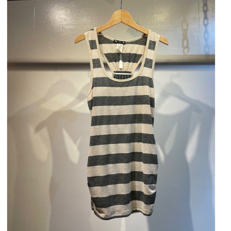 Rame border design tops