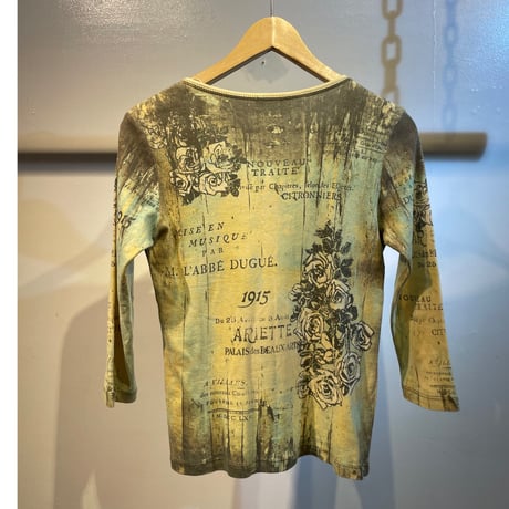 Y2K design tops