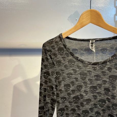 Skull design tops