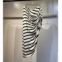 Border asymmetry skirt