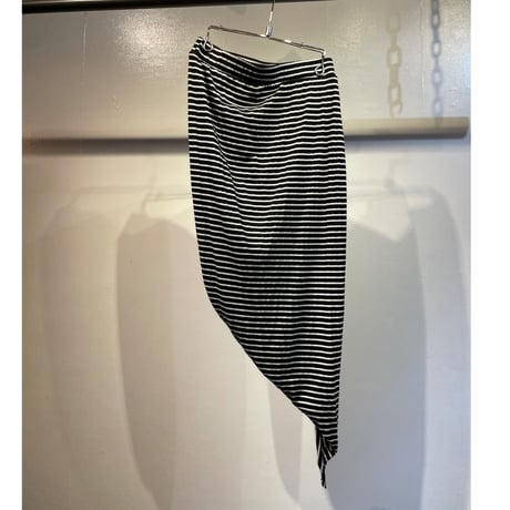 Border asymmetry skirt