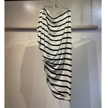 Border asymmetry skirt