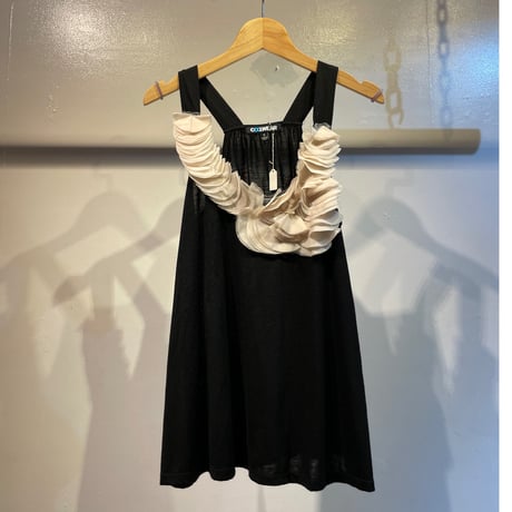 Frill ribbon design tops