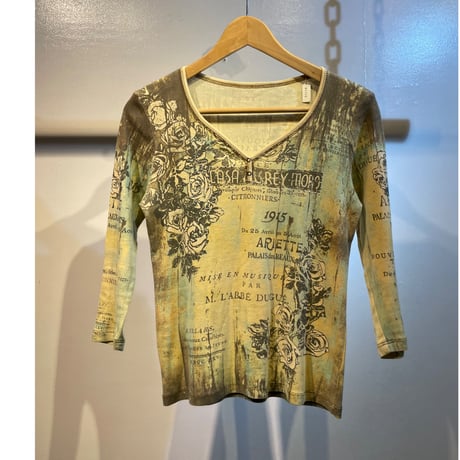 Y2K design tops