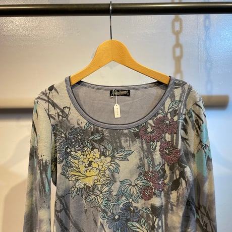 Y2K design tops
