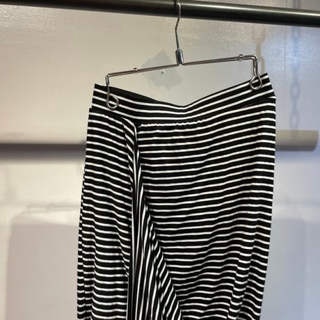 Border asymmetry skirt