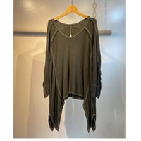 Grunge irregular hem design tops
