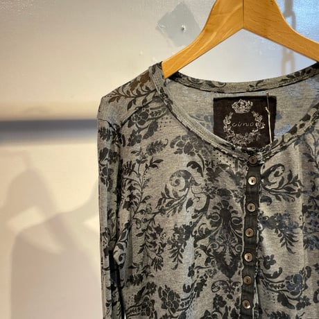 Henly design tops