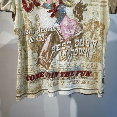 Y2K design tops
