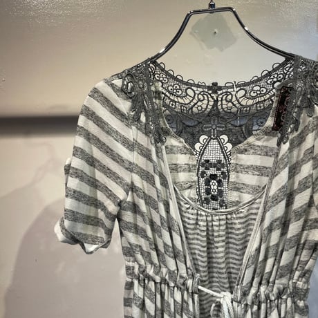 Lace and border layered design tops