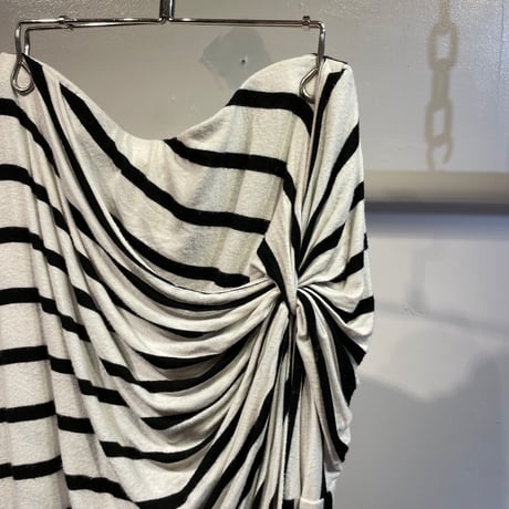 Border asymmetry skirt