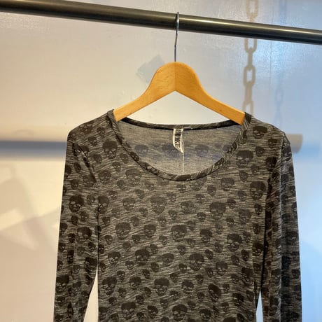 Skull design tops