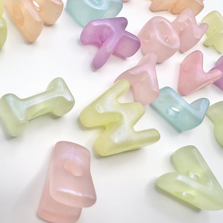 ゼリー微細グリッター アルファベット 大穴ビーズ まとめ売り