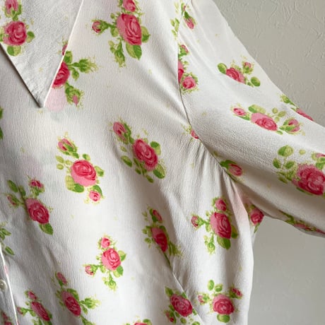 〈vintage〉rose pattern silk blouse