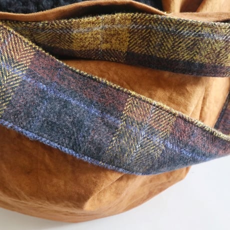 newspaper bag (kakisibu)