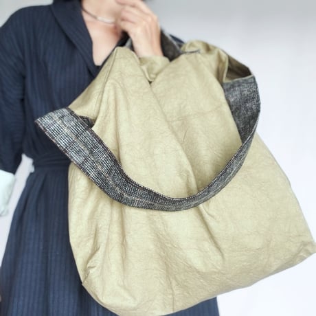 newspaper bag (deep beige)