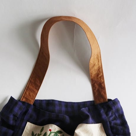 embroidery  frill bag  (Leo)