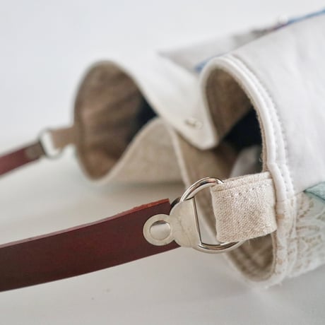 embroidery frill bag  (holly hobbie)