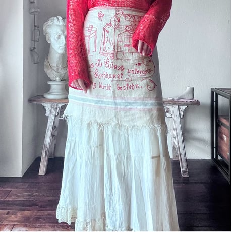 Euro vintage apron "b"