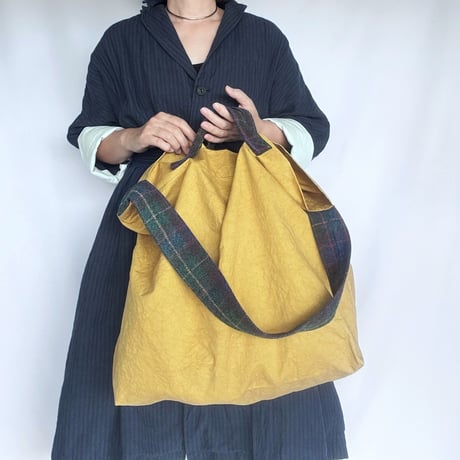 newspaper bag (mustard)