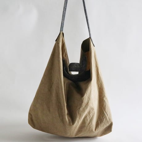 newspaper bag (deep beige)