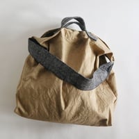 newspaper bag (deep beige)