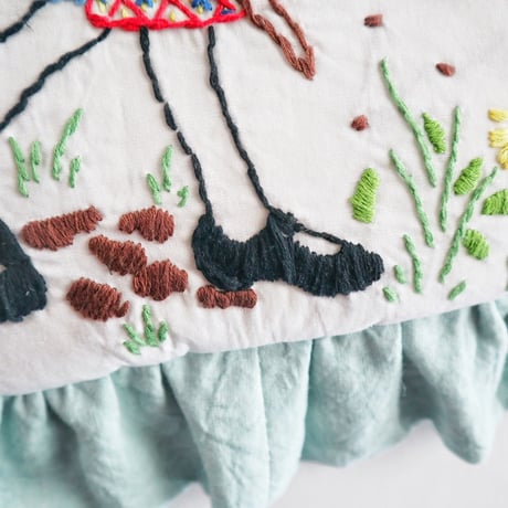 embroidery frill bag  (holly hobbie)