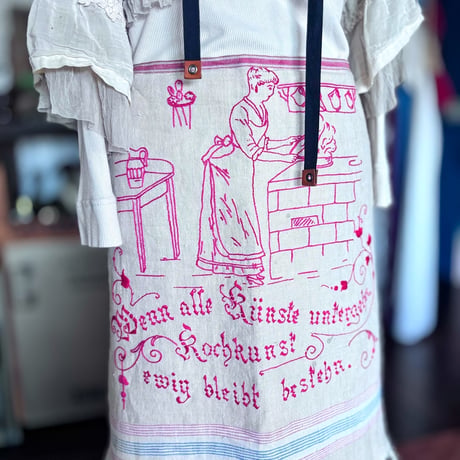 Euro vintage apron "b"